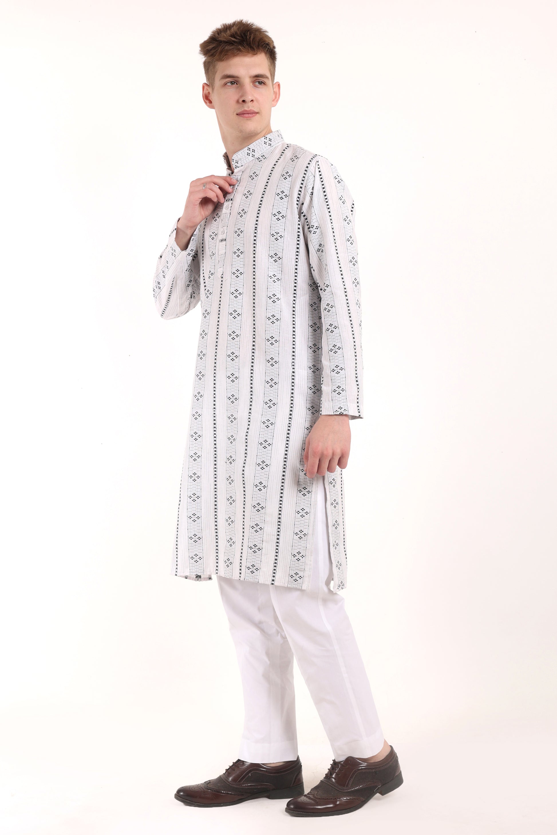 White Self Design Kurta Pyjama