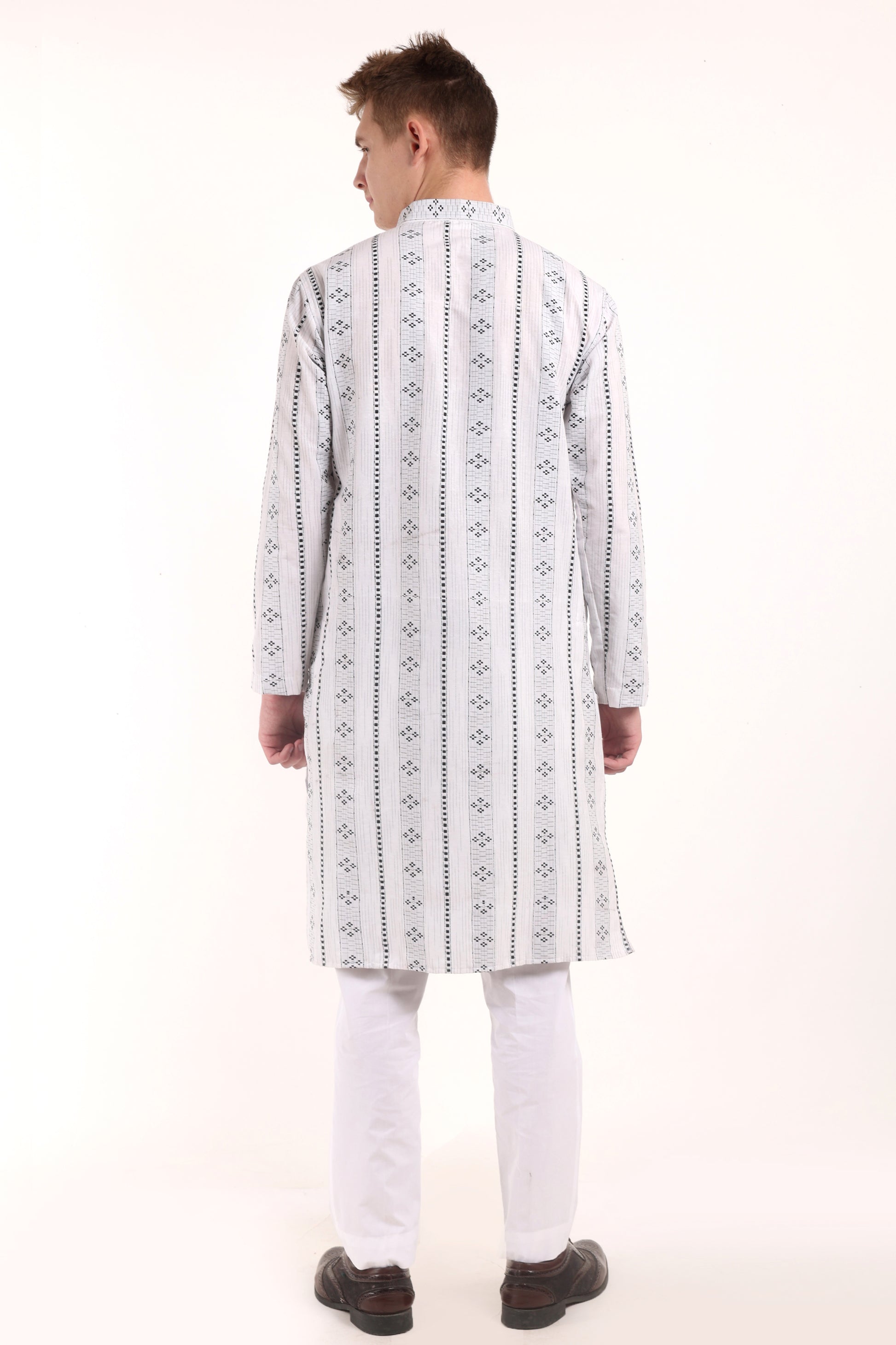 White Self Design Kurta Pyjama